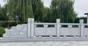 齐齐哈尔 芝麻灰桥栏杆、河道栏杆安装效果