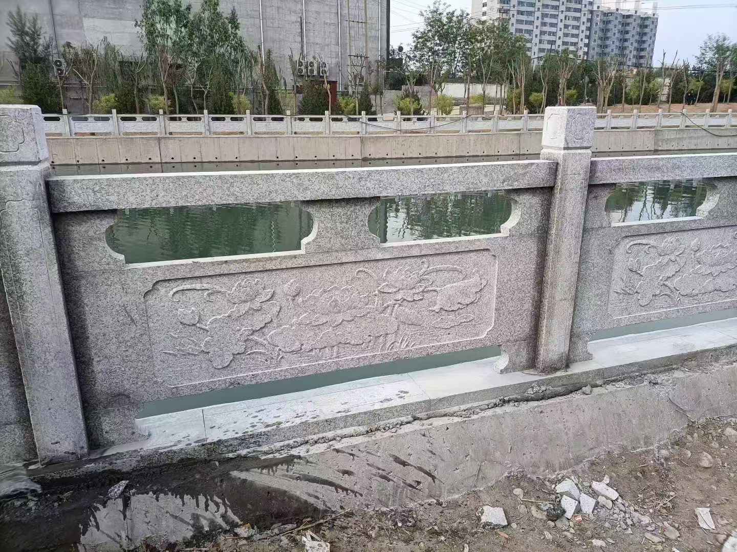 齐齐哈尔 芙蓉白大花桥梁、河道，石材栏杆、围栏、护栏