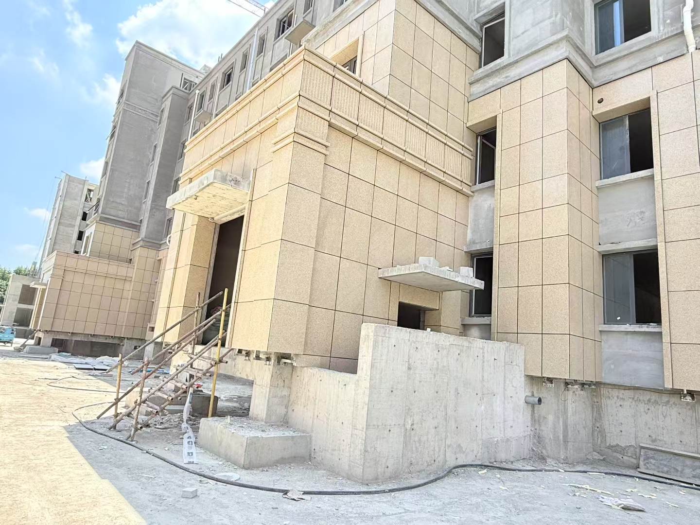齐齐哈尔 黄金麻干挂，工地实拍