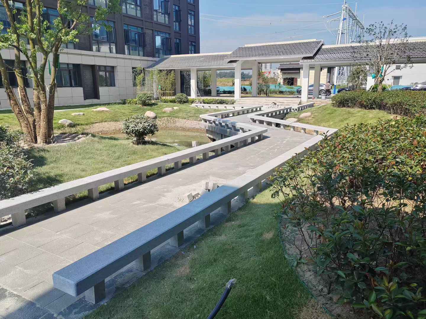 齐齐哈尔 芝麻灰小区坐凳&栏杆安装效果