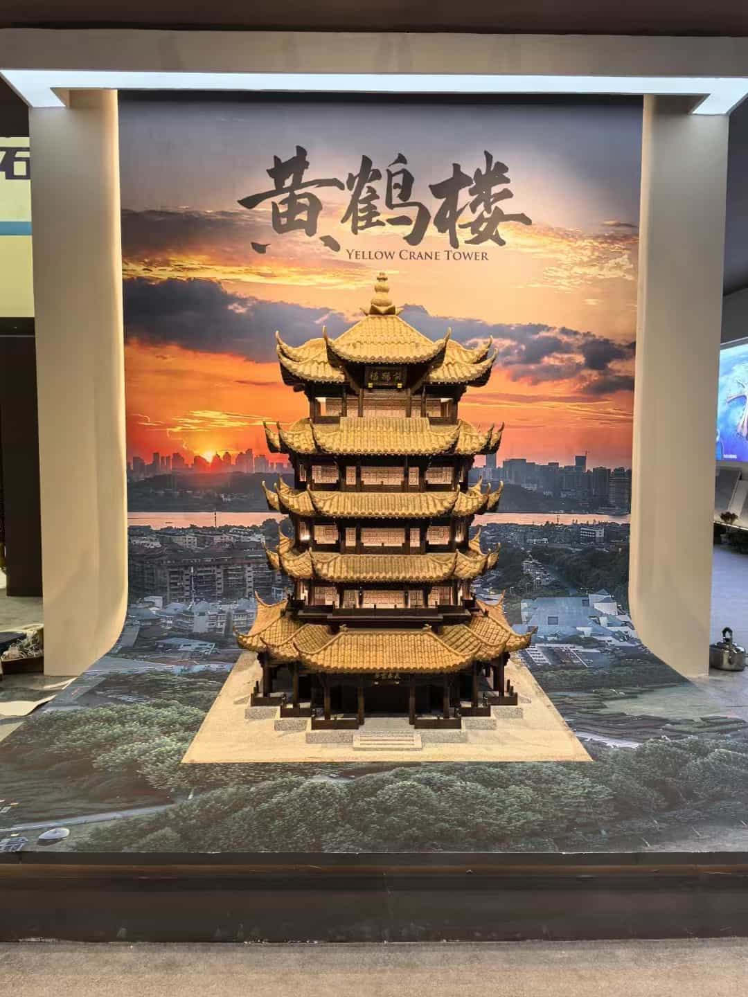 齐齐哈尔仿古石文创作品-黄鹤楼