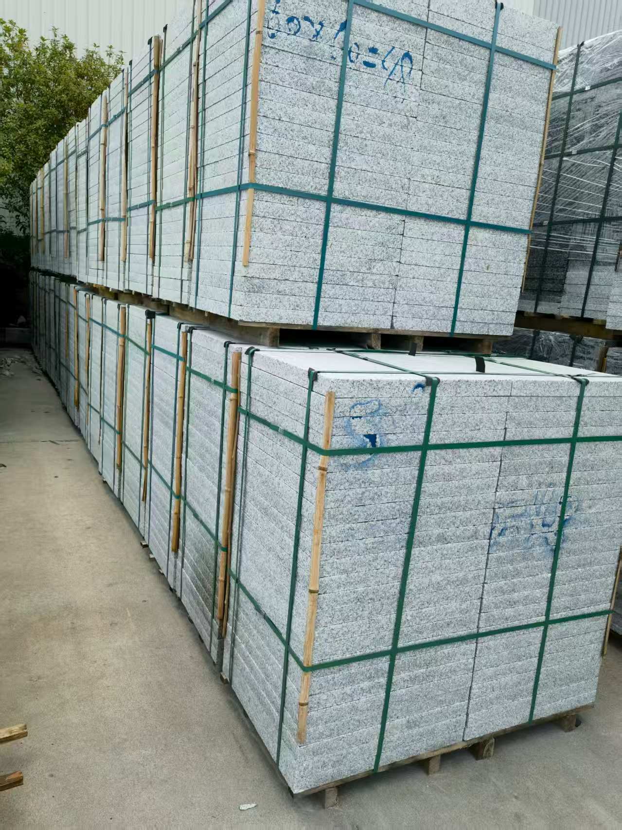 齐齐哈尔 大花芙蓉白火烧成品，市政园林广场地铺石