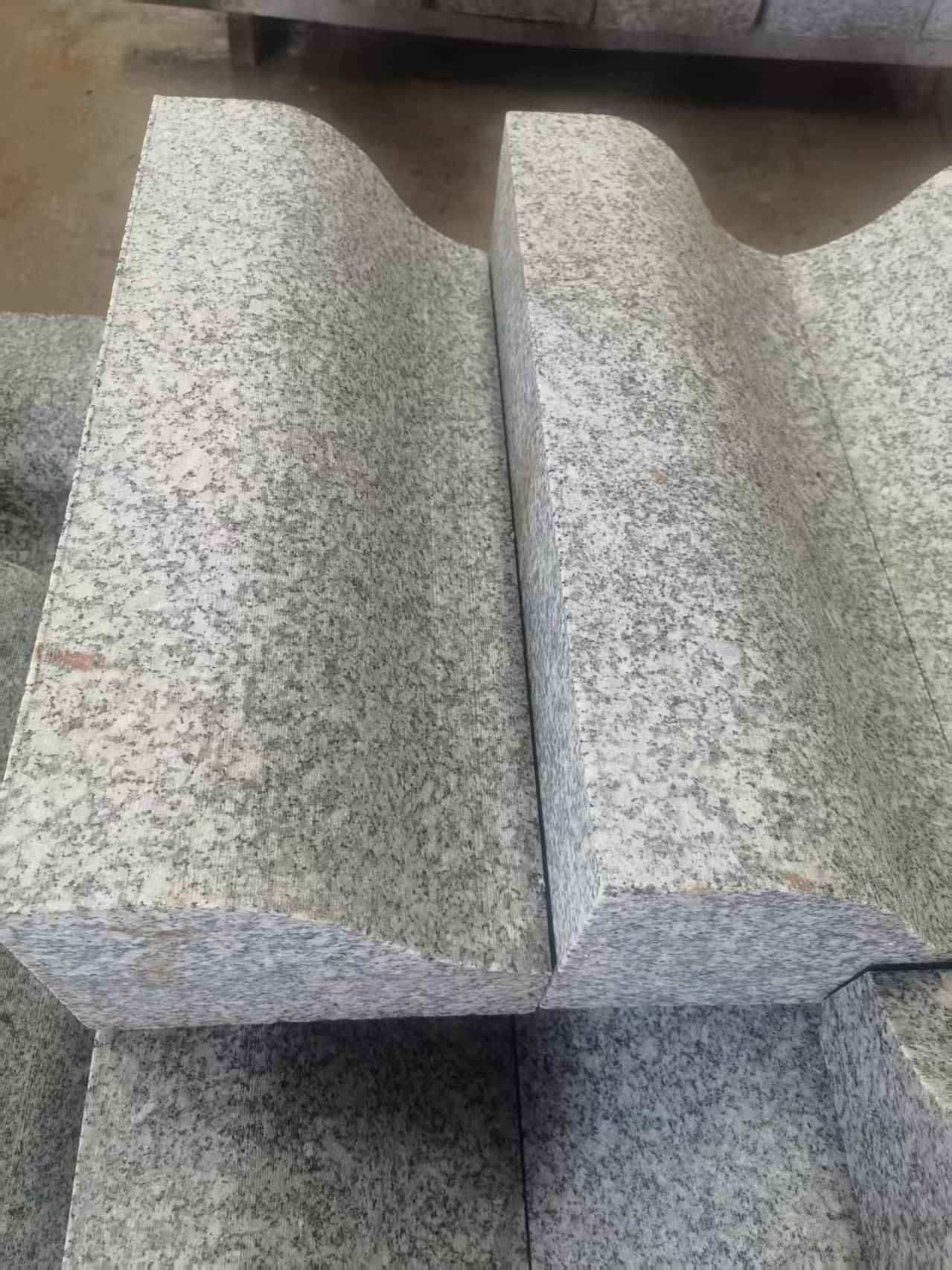 齐齐哈尔芙蓉白S型拉丝面路沿石
